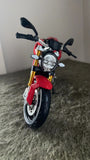 Maisto Ducati 1:12 Scale Motorcycles DUCATI Monster 696 Assembly Kit (Red)